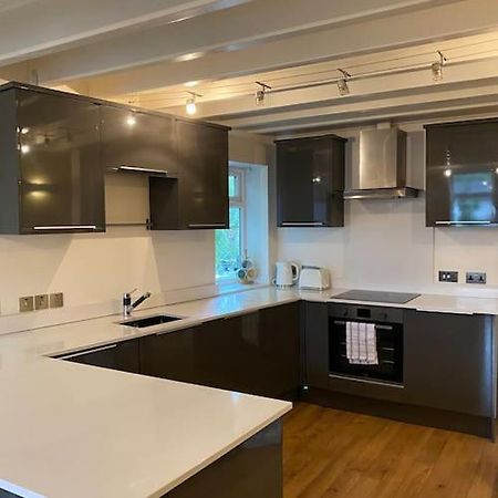 شقة Contemporary Duplex - Private Patio & Parking ستوكبورت المظهر الخارجي الصورة